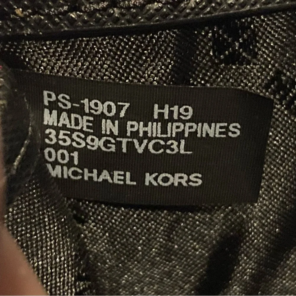 Michael Kors Saffiano Leather Black Convertible Crossbody with Gold Chain (ABBA) - Picture 13 of 16